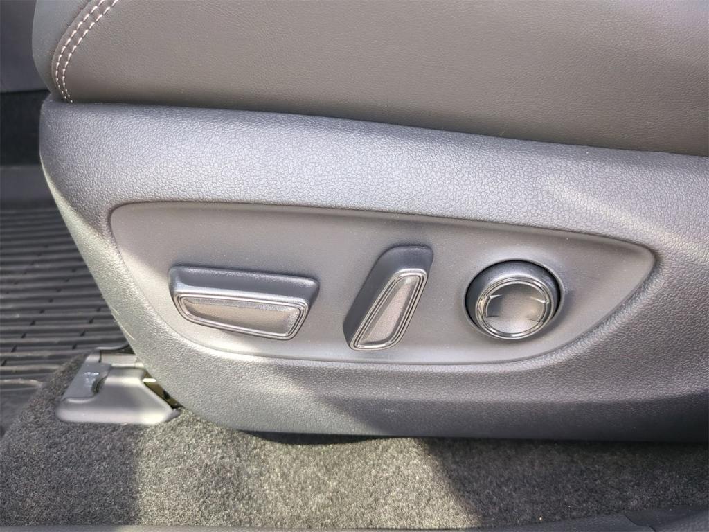 Thumbnail: 2025 Toyota RAV4 - 26