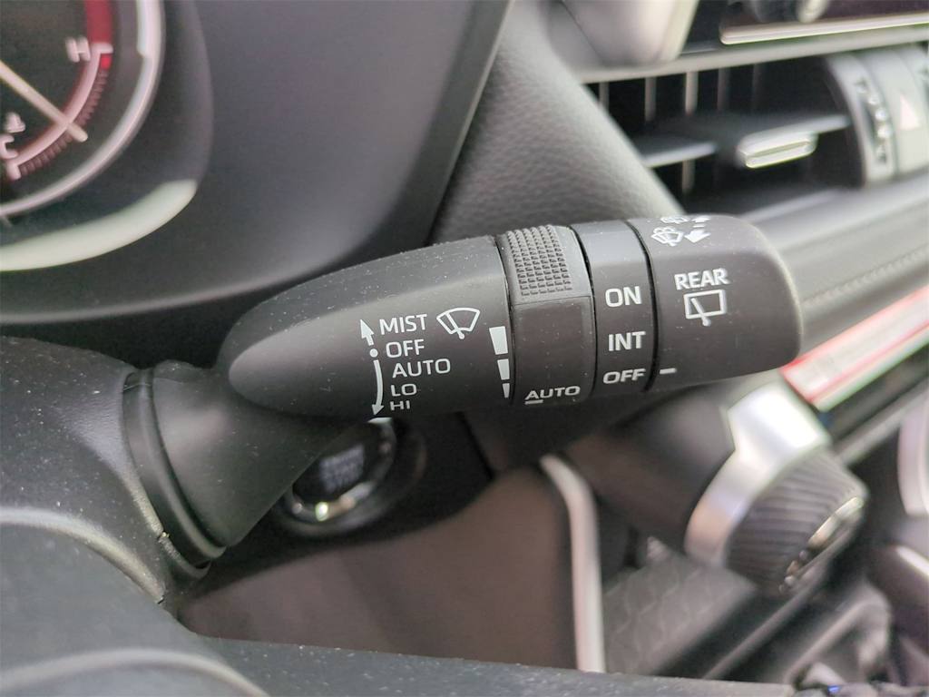 Thumbnail: 2025 Toyota RAV4 - 32