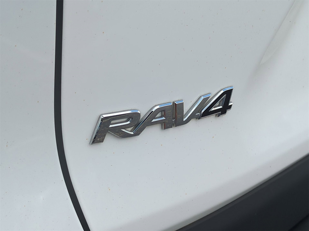 Thumbnail: 2021 Toyota RAV4 - 25