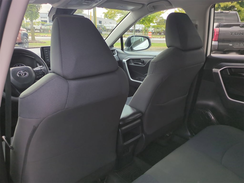 Thumbnail: 2021 Toyota RAV4 - 11