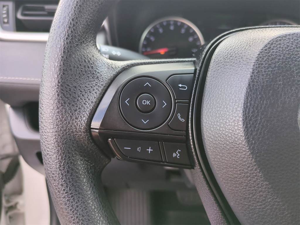 Thumbnail: 2021 Toyota RAV4 - 28