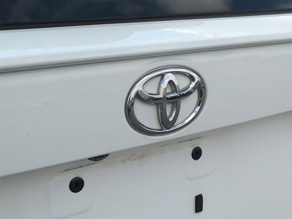 Thumbnail: 2021 Toyota RAV4 - 7