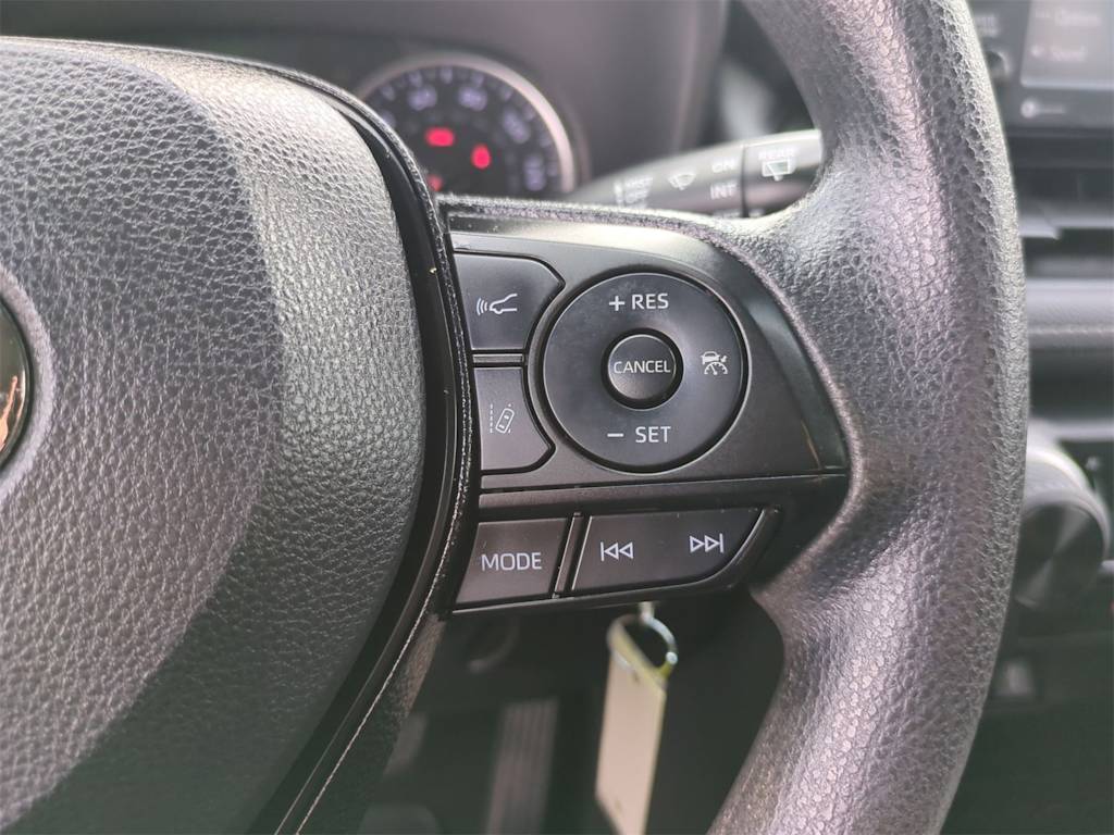 Thumbnail: 2021 Toyota RAV4 - 29