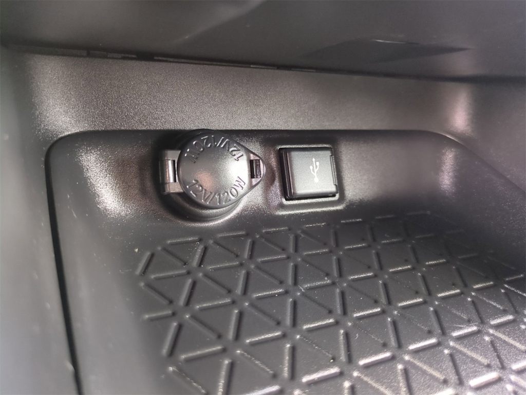 Thumbnail: 2021 Toyota RAV4 - 34