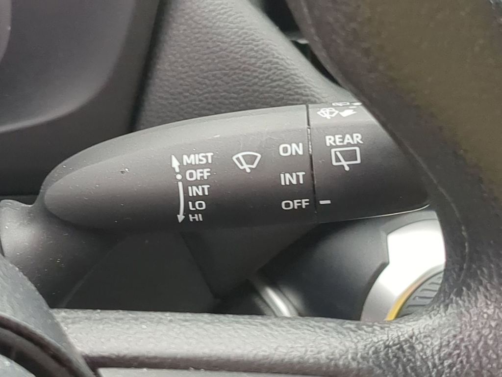 Thumbnail: 2022 Toyota RAV4 - 18