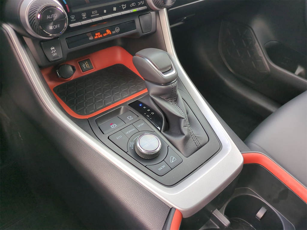 Thumbnail: 2024 Toyota RAV4 - 15