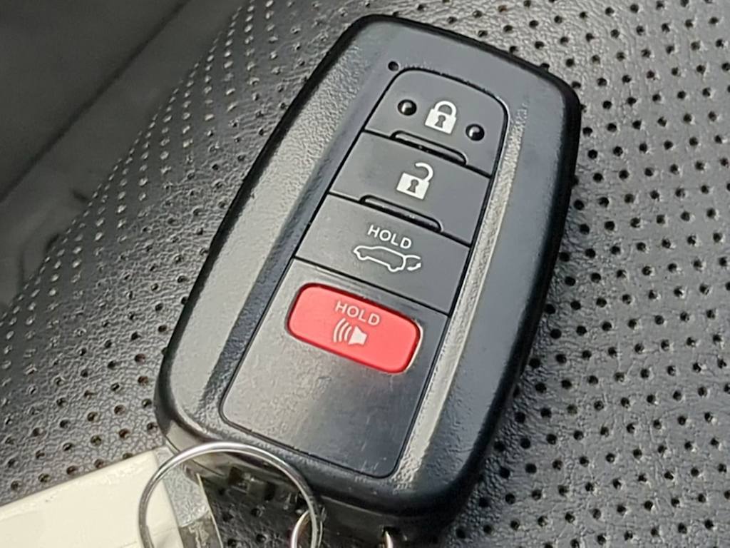 Thumbnail: 2020 Toyota RAV4 - 34