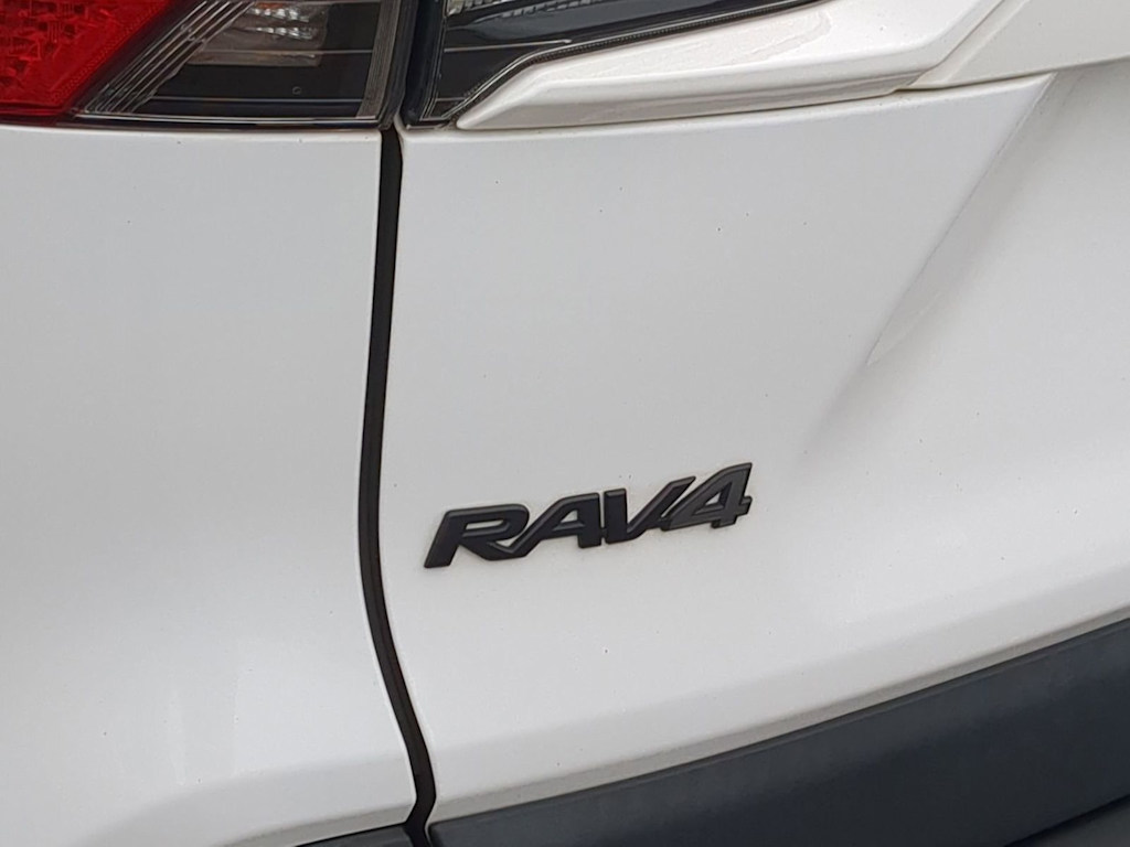 Thumbnail: 2020 Toyota RAV4 - 25