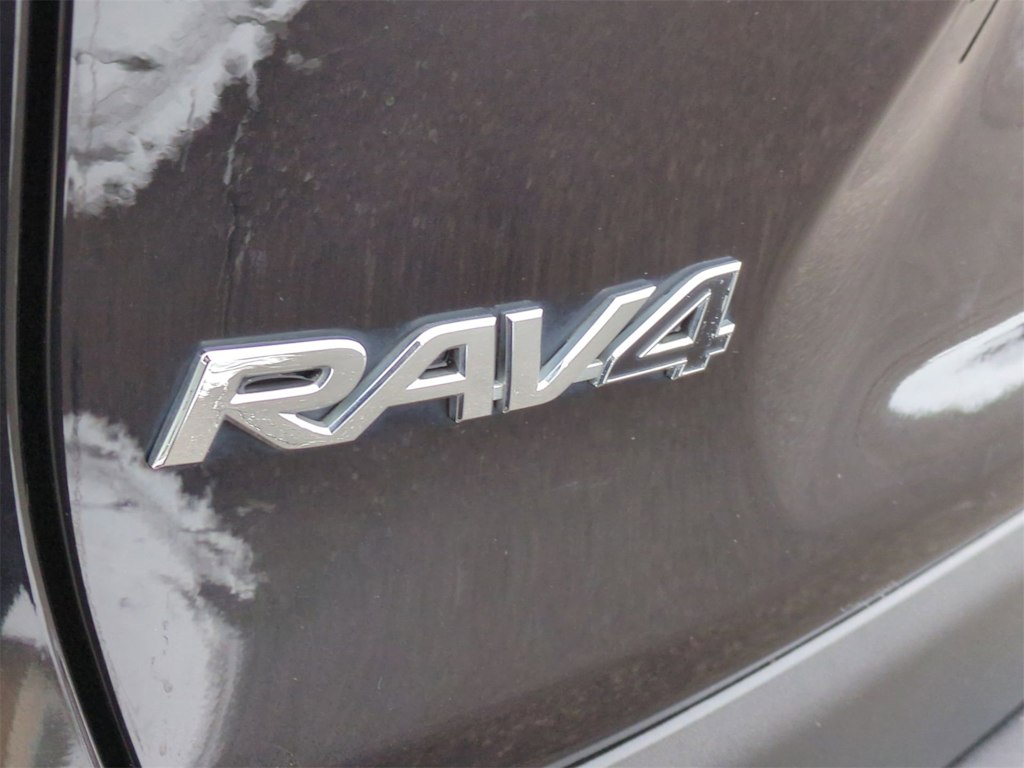 Thumbnail: 2021 Toyota RAV4 - 25