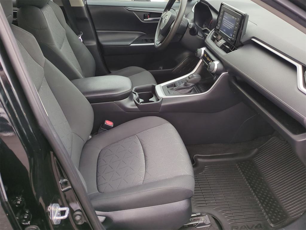 Thumbnail: 2021 Toyota RAV4 - 28