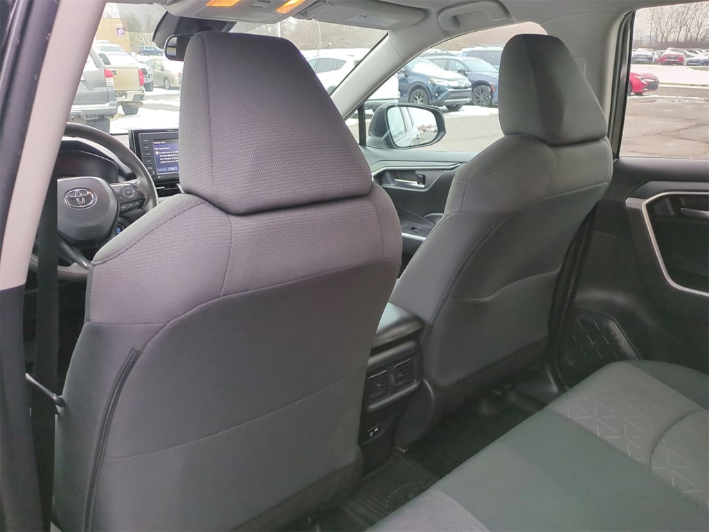 Thumbnail: 2021 Toyota RAV4 - 11