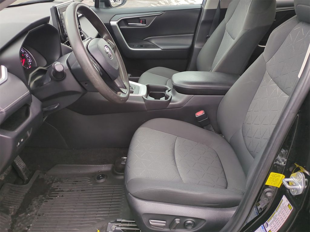 Thumbnail: 2021 Toyota RAV4 - 10