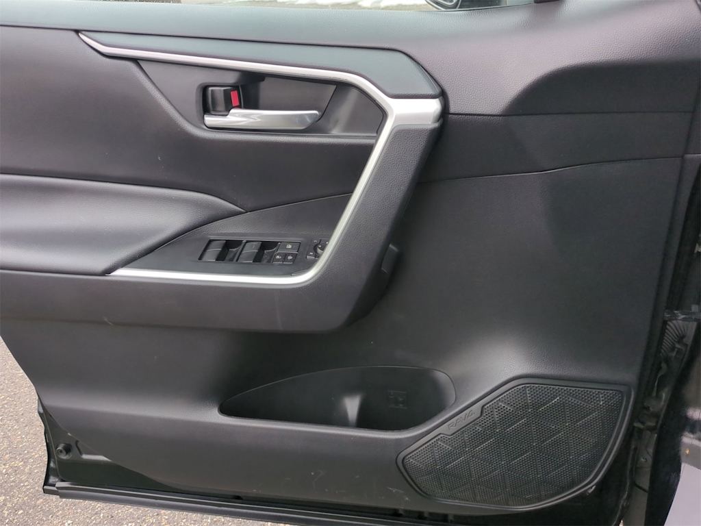 Thumbnail: 2021 Toyota RAV4 - 34