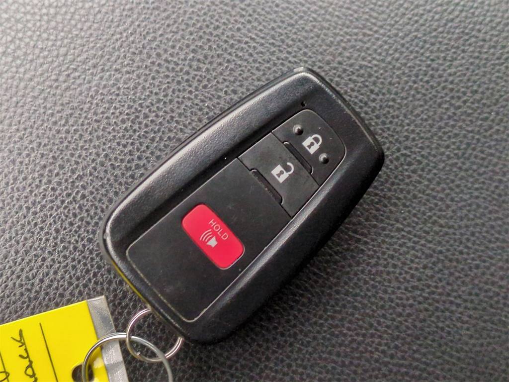 Thumbnail: 2021 Toyota RAV4 - 18