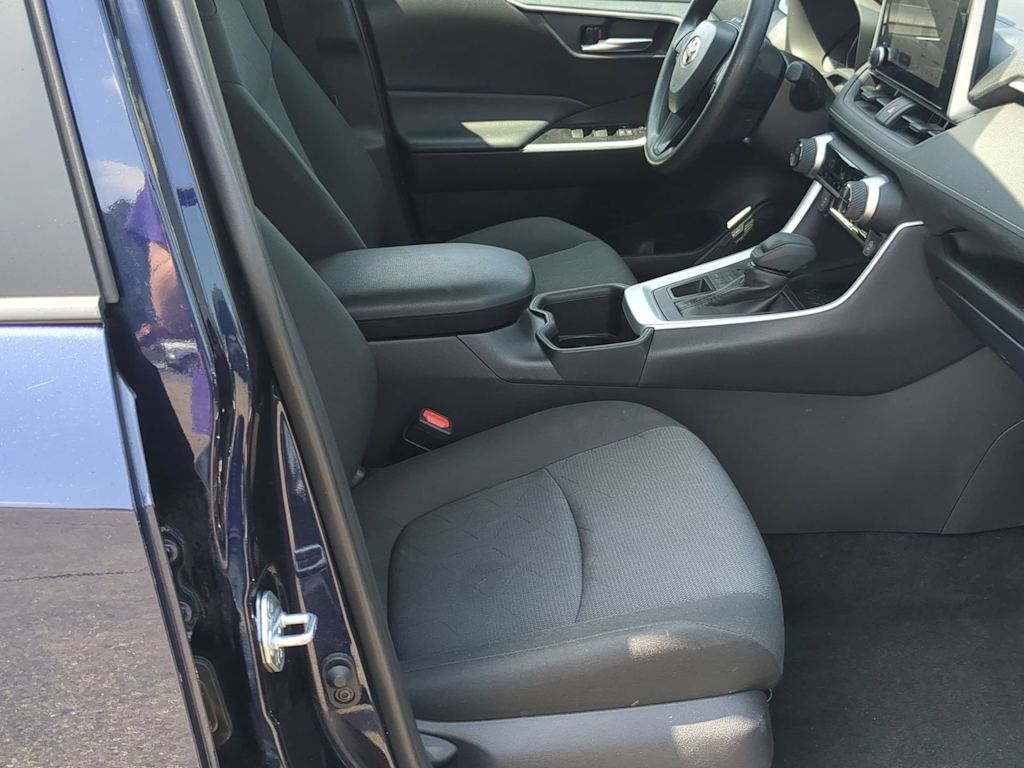 Thumbnail: 2025 Toyota RAV4 - 11