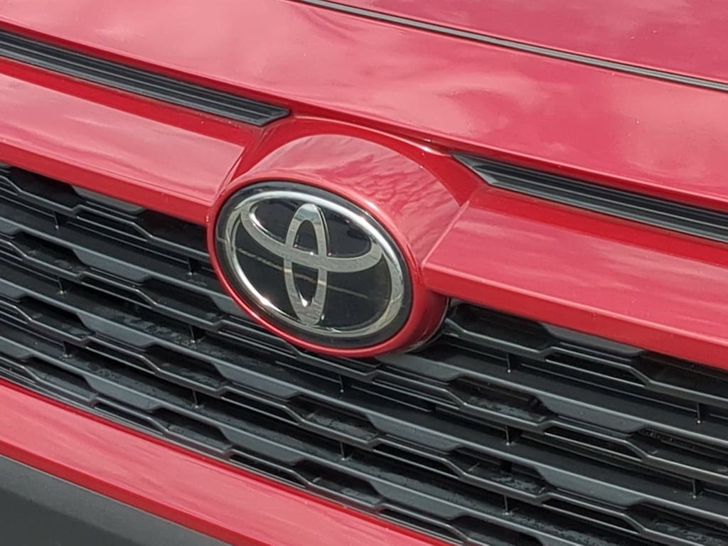 Thumbnail: 2022 Toyota RAV4 - 6
