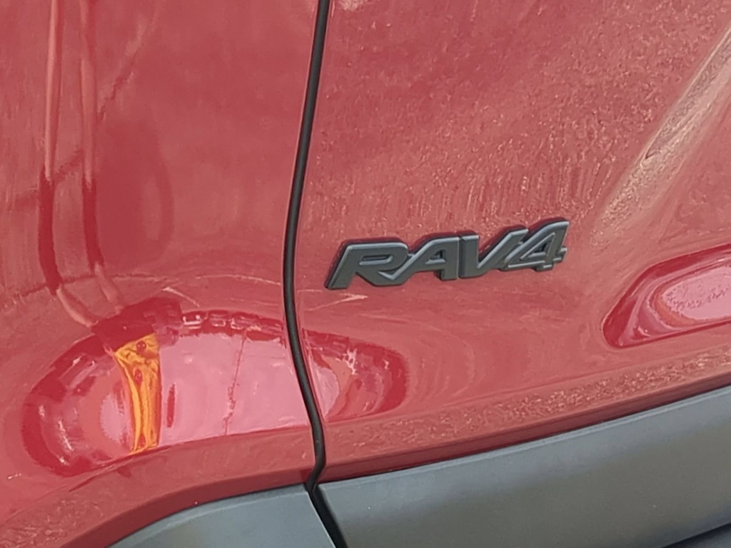 Thumbnail: 2022 Toyota RAV4 - 24