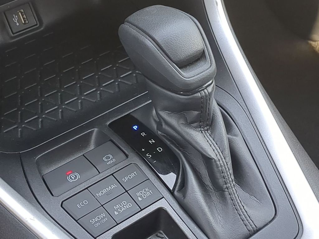 Thumbnail: 2025 Toyota RAV4 - 15