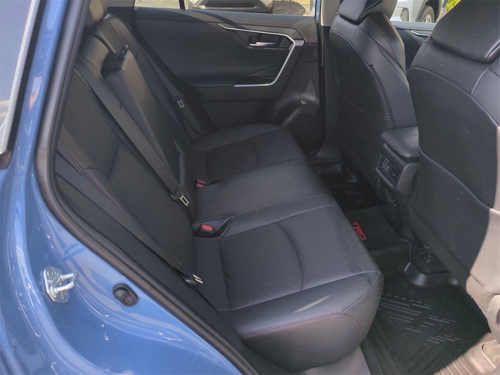 Thumbnail: 2022 Toyota RAV4 - 28