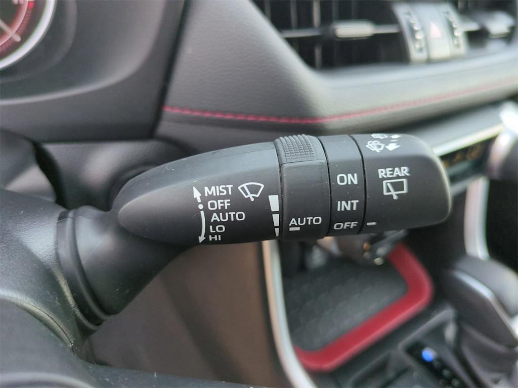 Thumbnail: 2022 Toyota RAV4 - 15