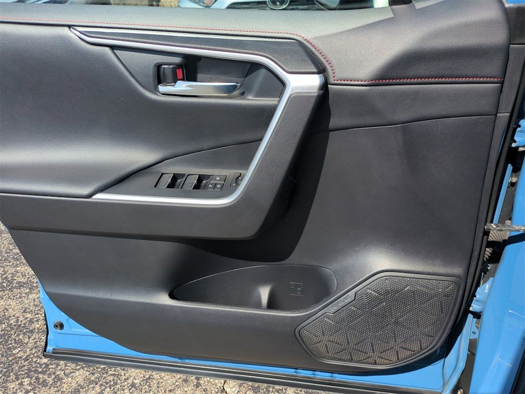 Thumbnail: 2022 Toyota RAV4 - 33