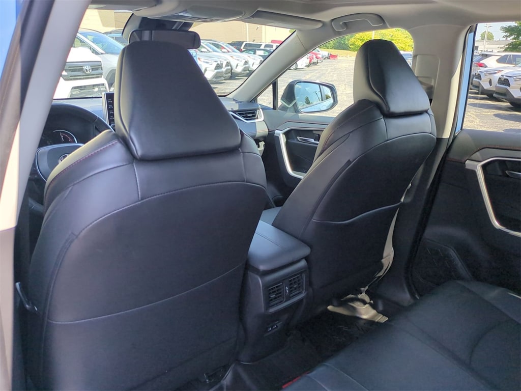 Thumbnail: 2022 Toyota RAV4 - 11