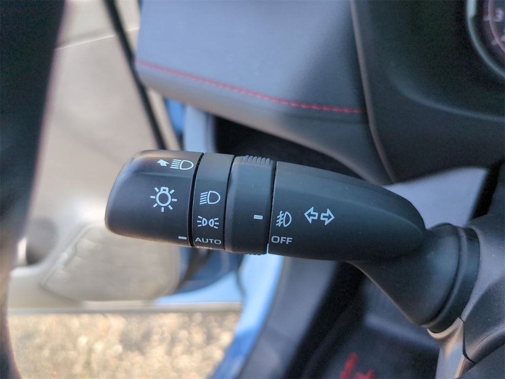 Thumbnail: 2022 Toyota RAV4 - 18