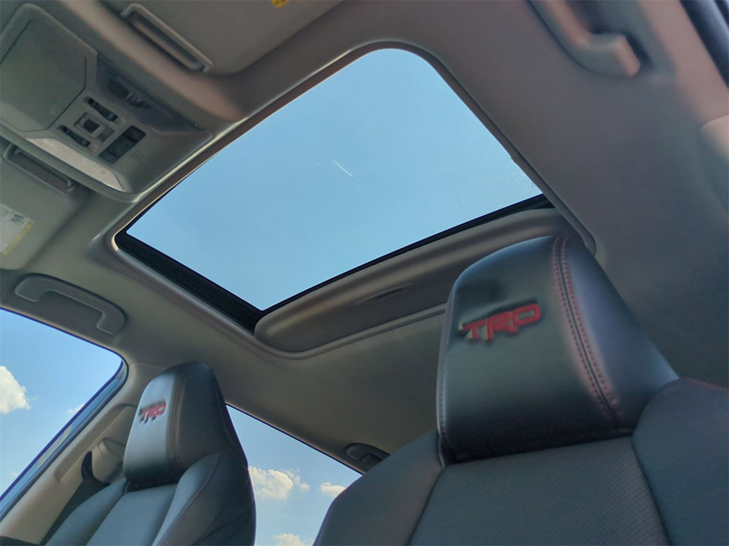 Thumbnail: 2022 Toyota RAV4 - 27