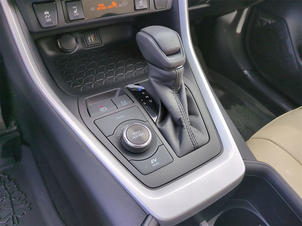 2024 Toyota RAV4 Woodland Edition 30