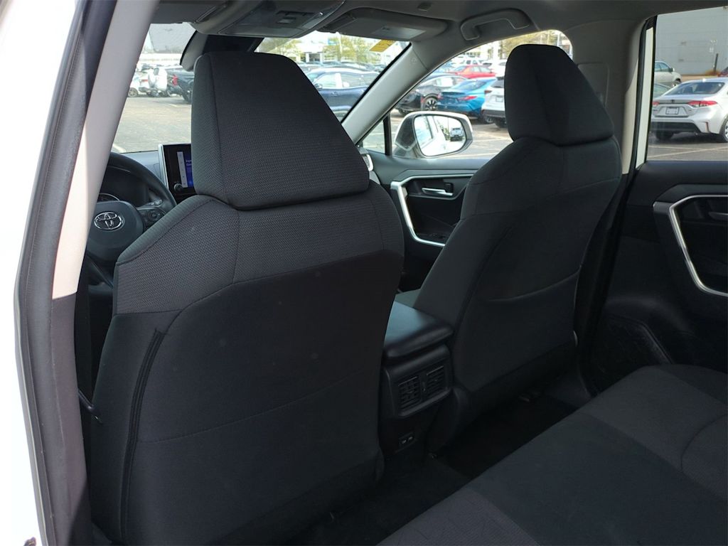 2023 Toyota RAV4 XLE 12