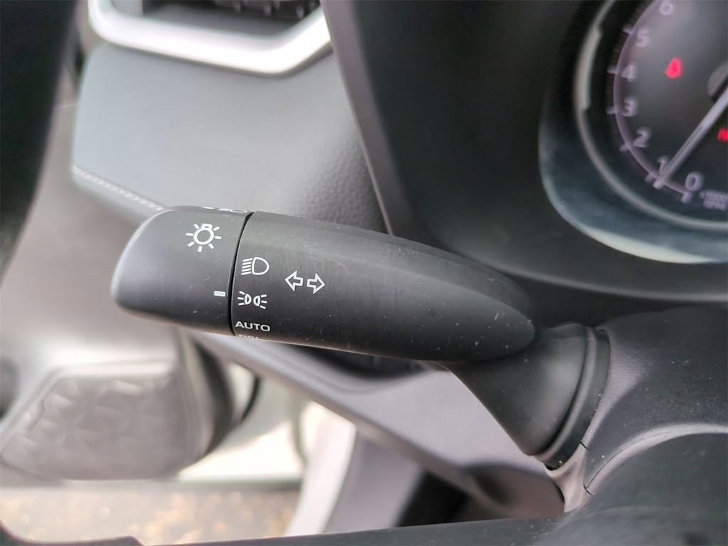2023 Toyota RAV4 XLE 15