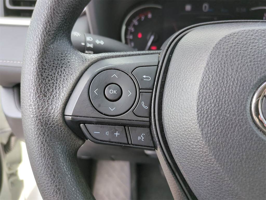 2023 Toyota RAV4 XLE 26