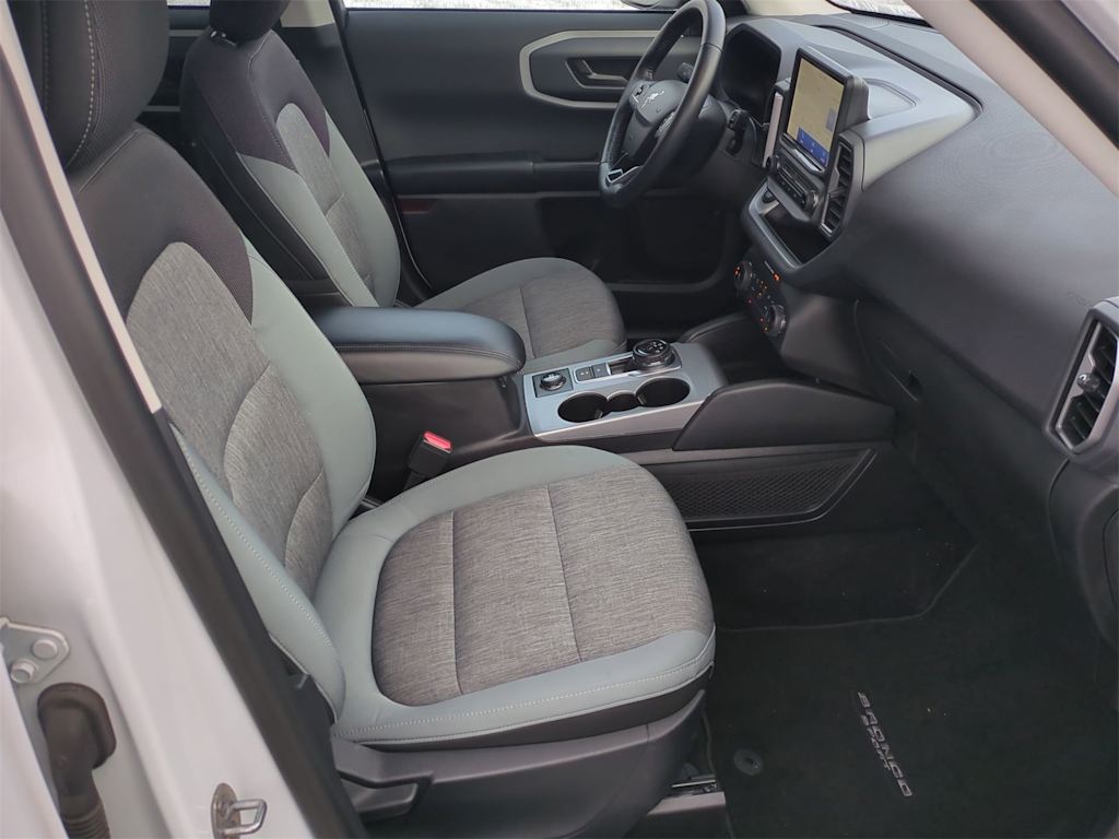 Thumbnail: 2022 Ford Bronco Sport - 10