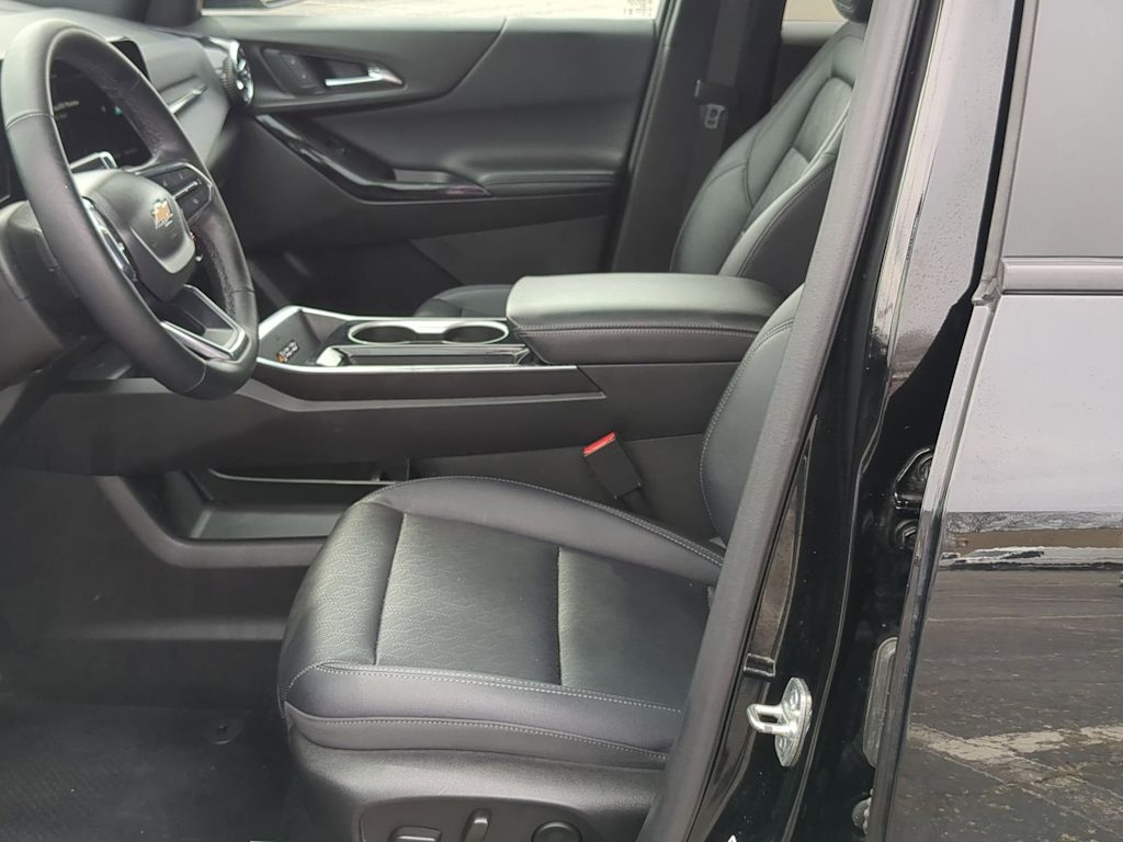 Thumbnail: 2025 Chevrolet Equinox - 10