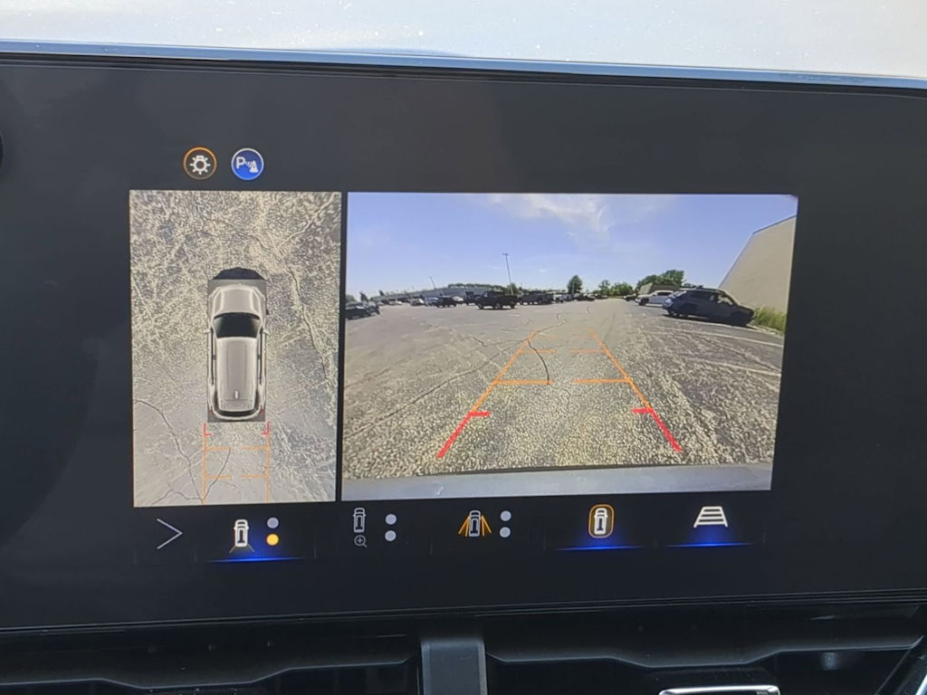 Thumbnail: 2026 Chevrolet Equinox - 32