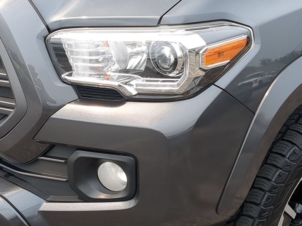 Thumbnail: 2022 Toyota Tacoma - 23