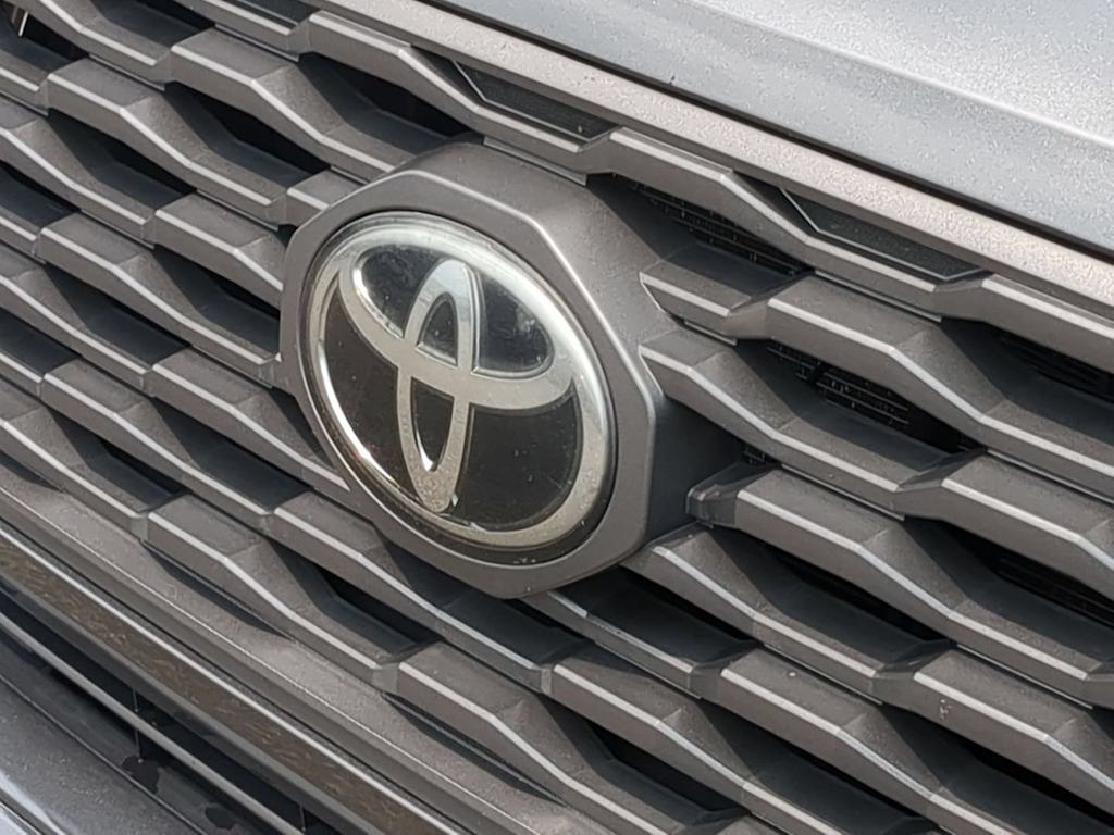 Thumbnail: 2022 Toyota Tacoma - 7