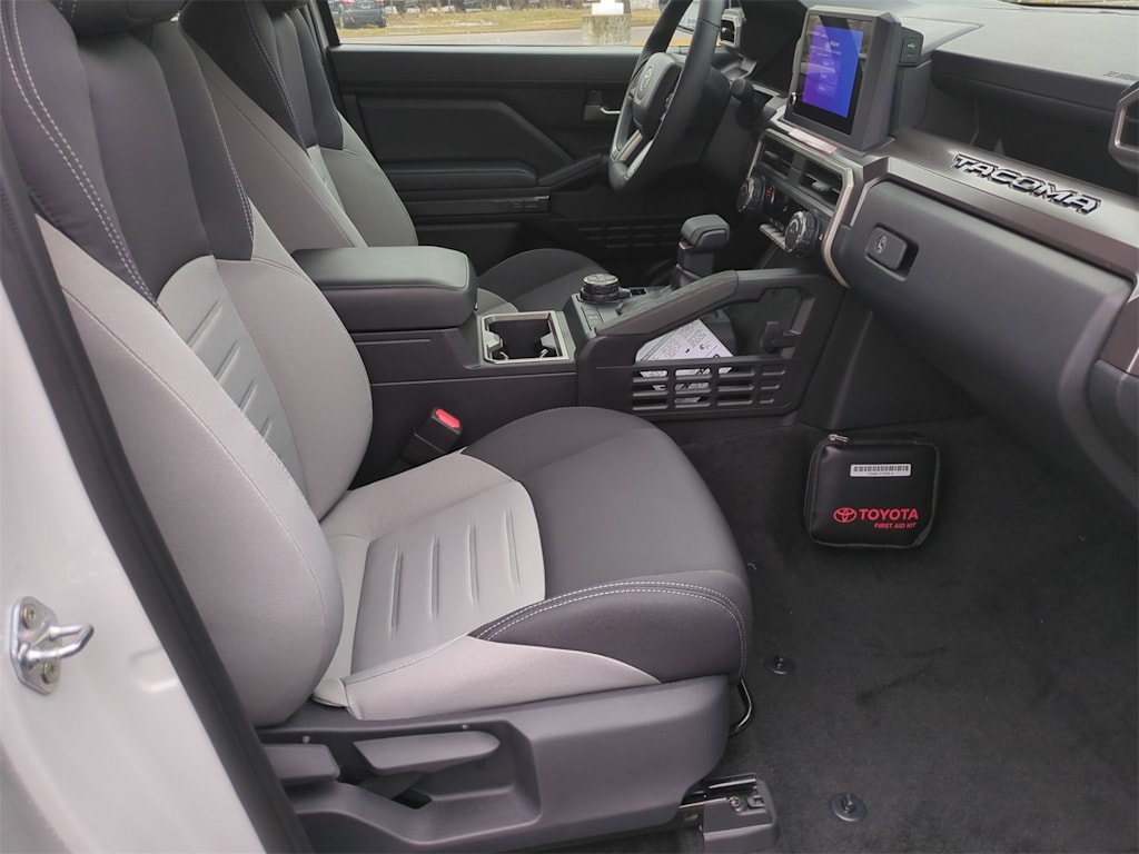 2025 Toyota Tacoma TRD Off-Road 10