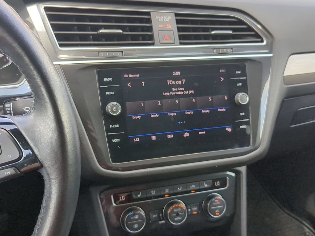 Thumbnail: 2019 Volkswagen Tiguan - 14