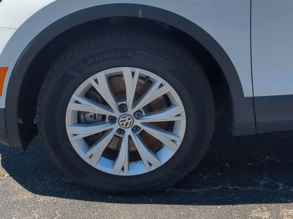 Thumbnail: 2018 Volkswagen Tiguan - 8