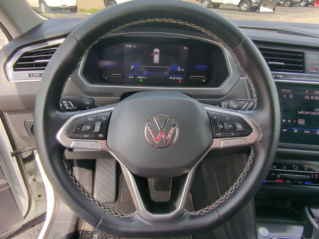 Thumbnail: 2022 Volkswagen Tiguan - 13