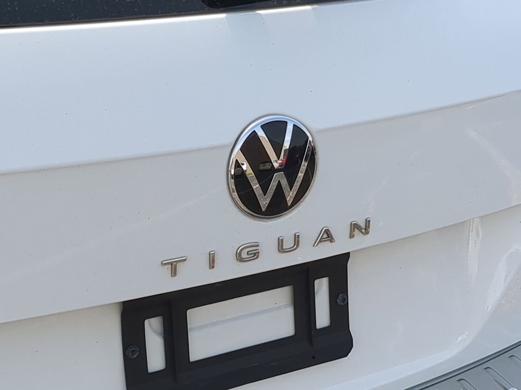 Thumbnail: 2022 Volkswagen Tiguan - 25