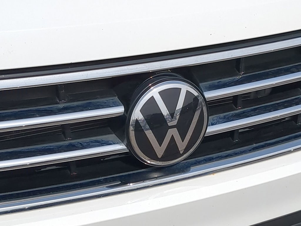 Thumbnail: 2022 Volkswagen Tiguan - 7