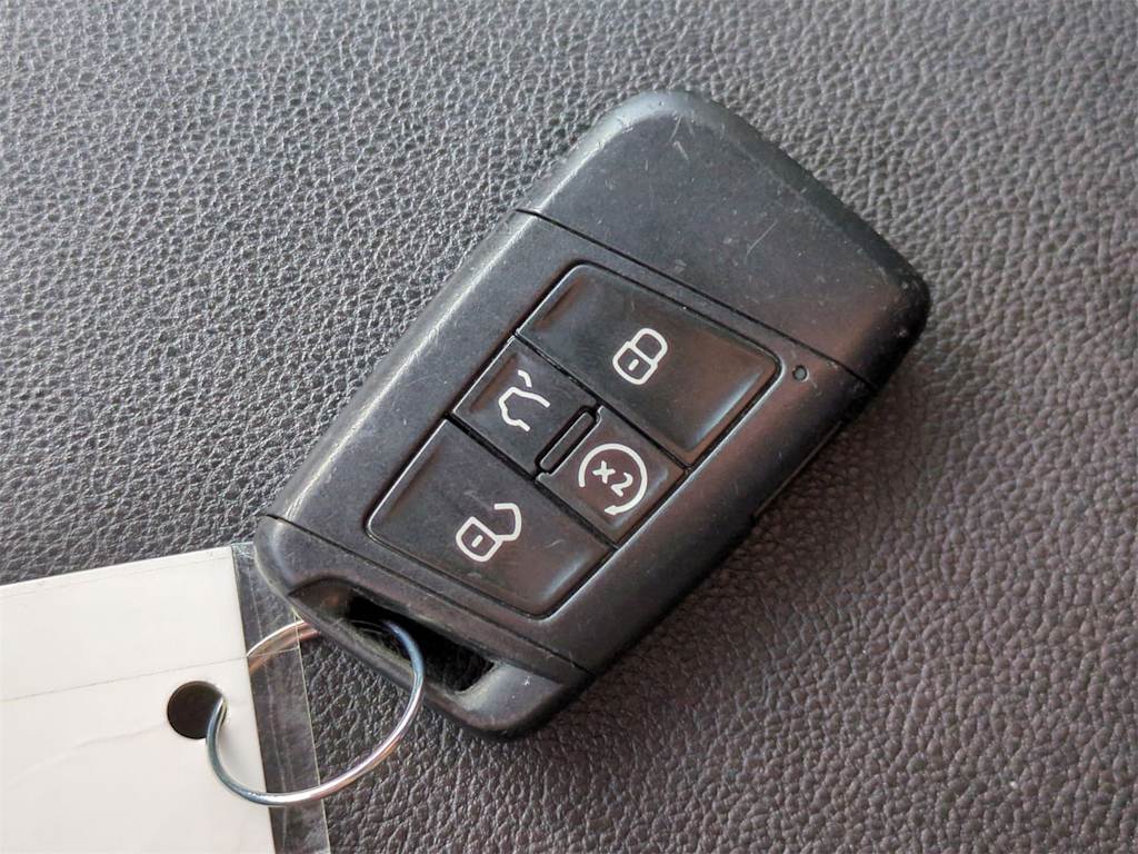 Thumbnail: 2020 Volkswagen Tiguan - 18