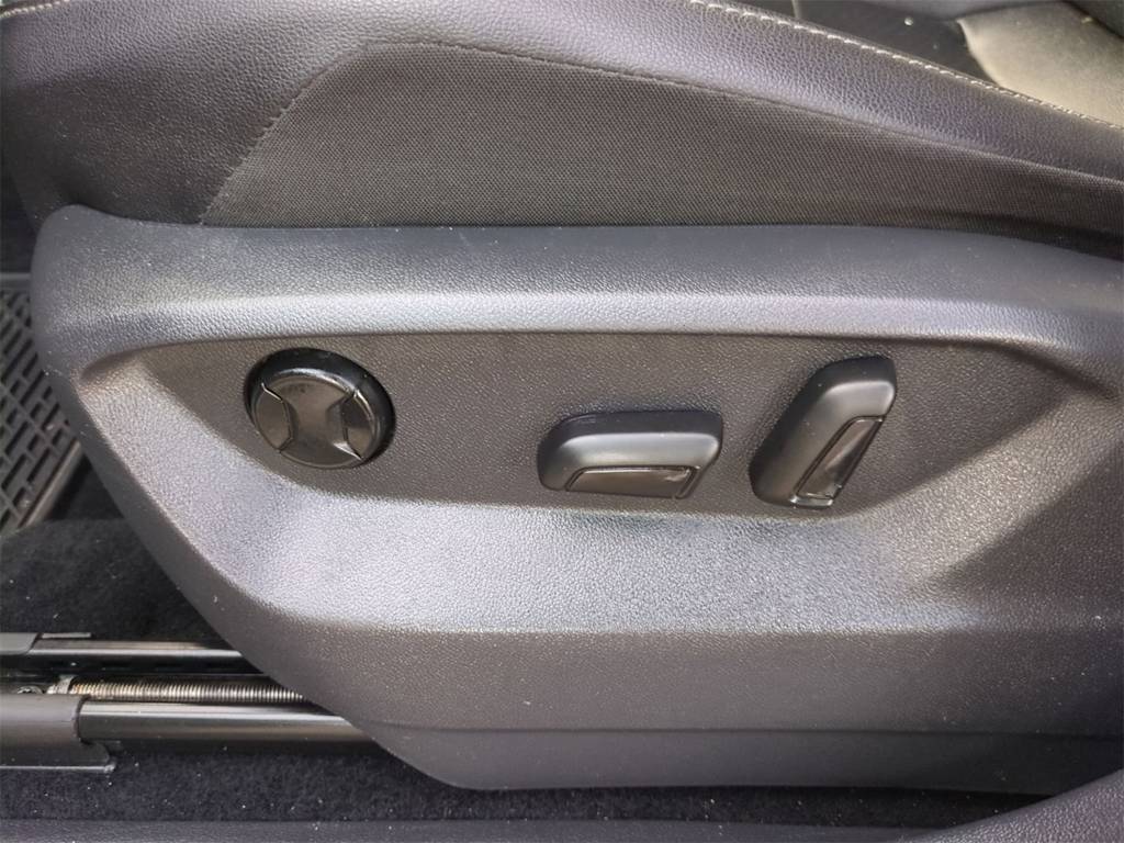 Thumbnail: 2020 Volkswagen Tiguan - 26