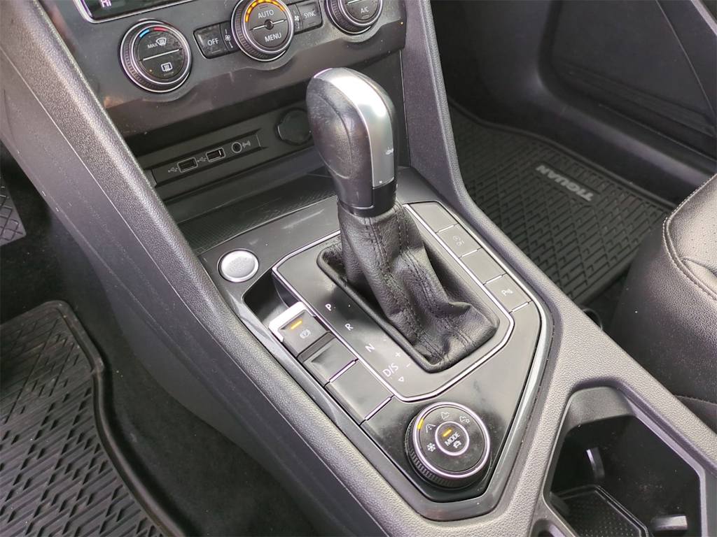 Thumbnail: 2020 Volkswagen Tiguan - 15