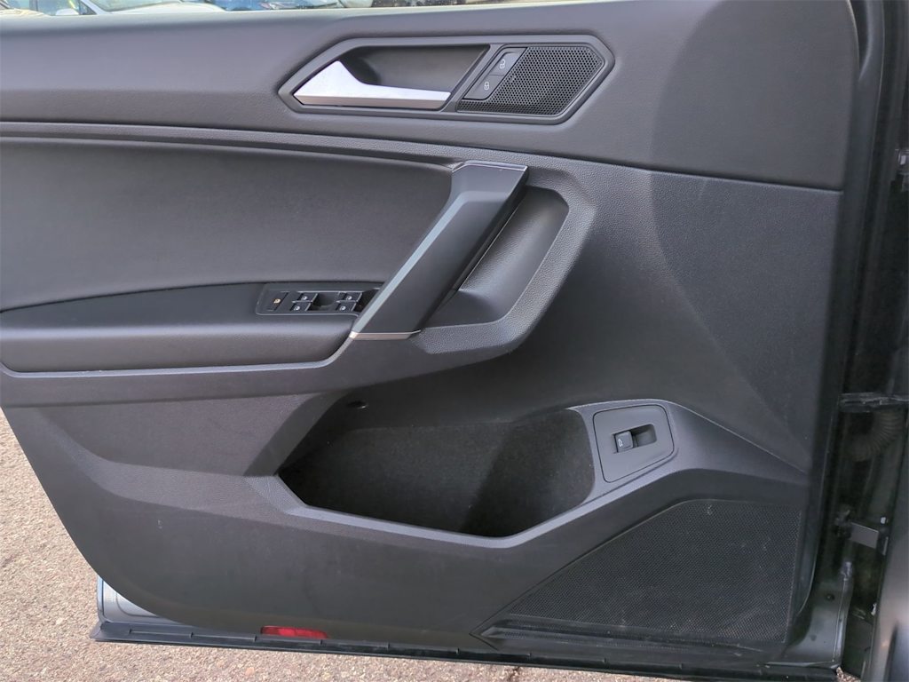 Thumbnail: 2020 Volkswagen Tiguan - 35