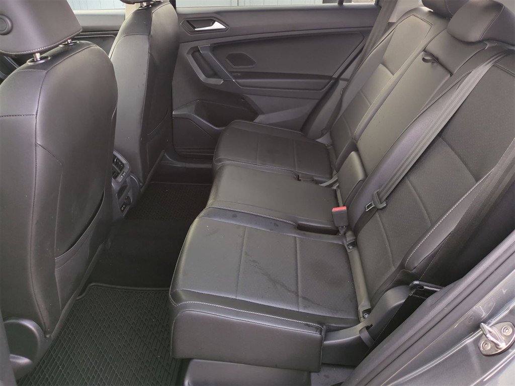 Thumbnail: 2020 Volkswagen Tiguan - 12