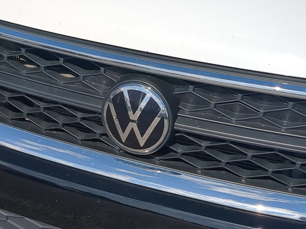 Thumbnail: 2023 Volkswagen Taos - 7