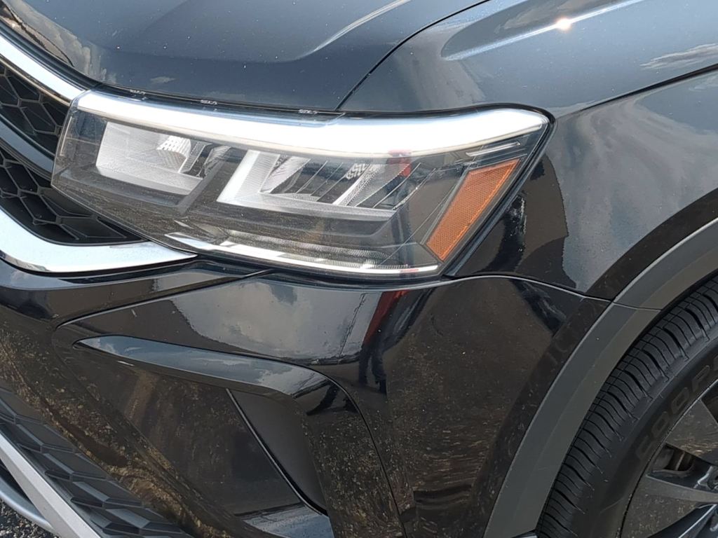 Thumbnail: 2022 Volkswagen Taos - 23